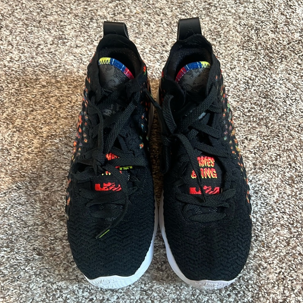 Lebron Basketball Shoe